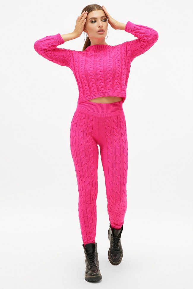 Малиновый вязаный костюм с укороченным свитером. SKY0001