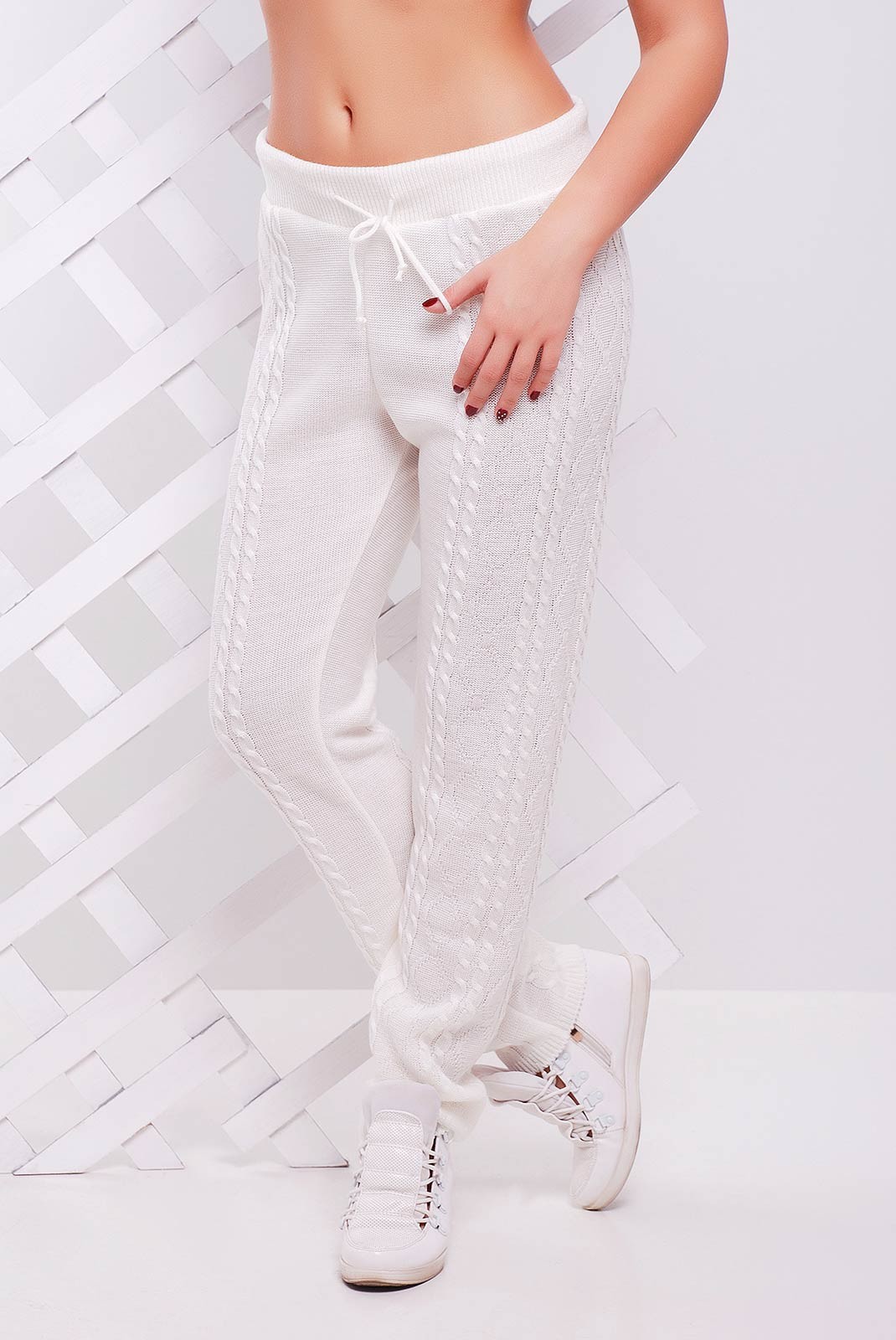 Трикотажные белые брюки женские