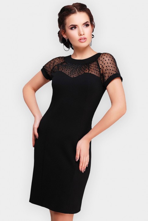 Облегающее черное платье сеткой и открытой спиной